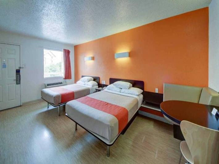 Apartamento entero, 2 camas tamaño queen | Mini refrigerador in San Antonio, Condado de Bexar