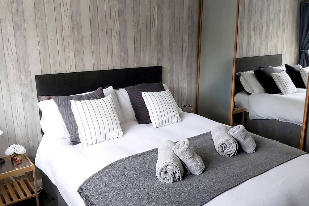 3 bedroom accommodation in Conwy in Deganwy, Conwy region