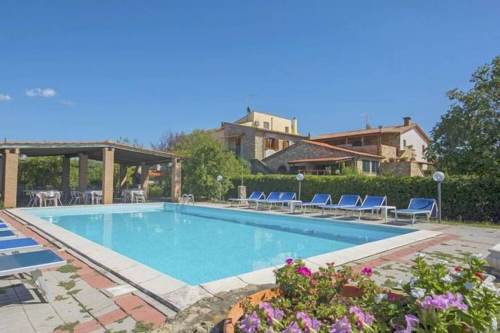 Ferienhaus für 6 Personen, mit Garten und Pool - 1