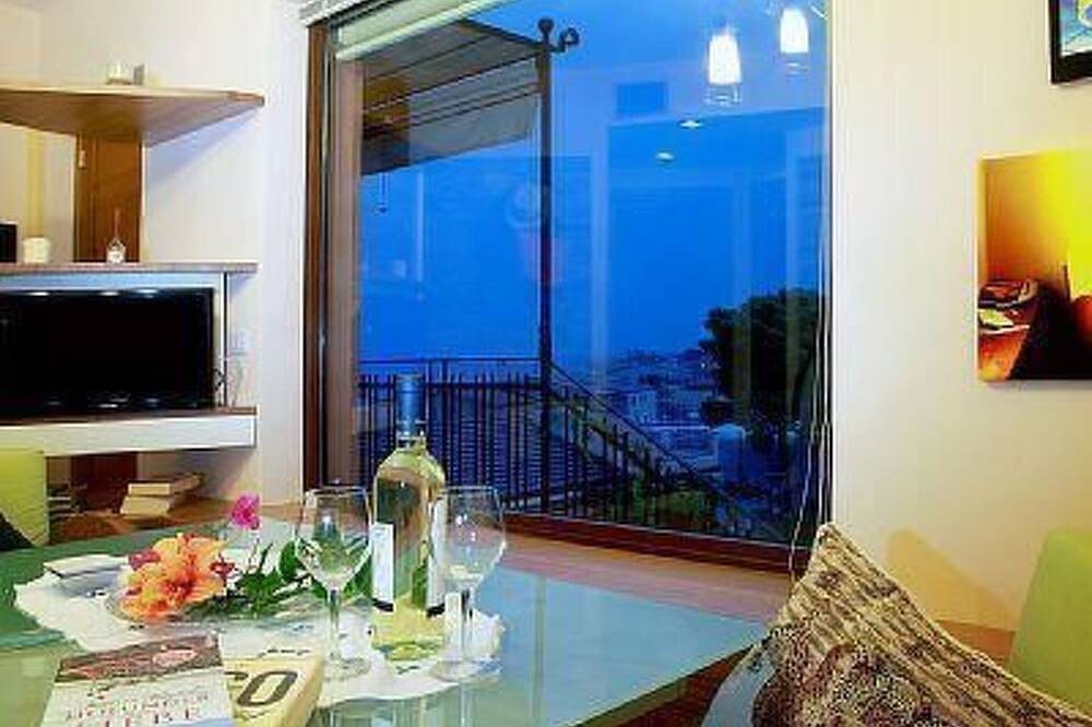 Ganze Wohnung, Luna rossa charmantes Haus in Castel di Tusa, Tusa