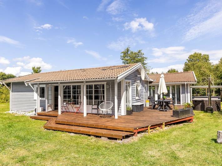 Ferieudlejning for 8 personer, med sauna og pool samt balkon i Mariagerfjord