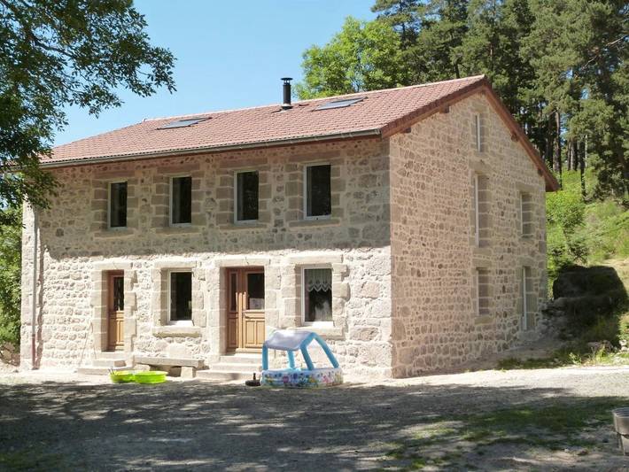 Gîte pour 5 personnes, avec vue et terrasse à Usson-en-Forez - 2