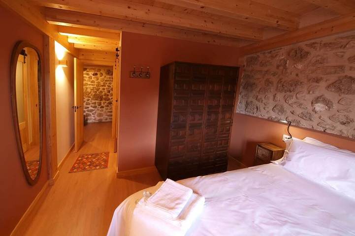Apartamento entero, Casa  Candonga Apto Abajo in Frías, Cordillera Cantábrica