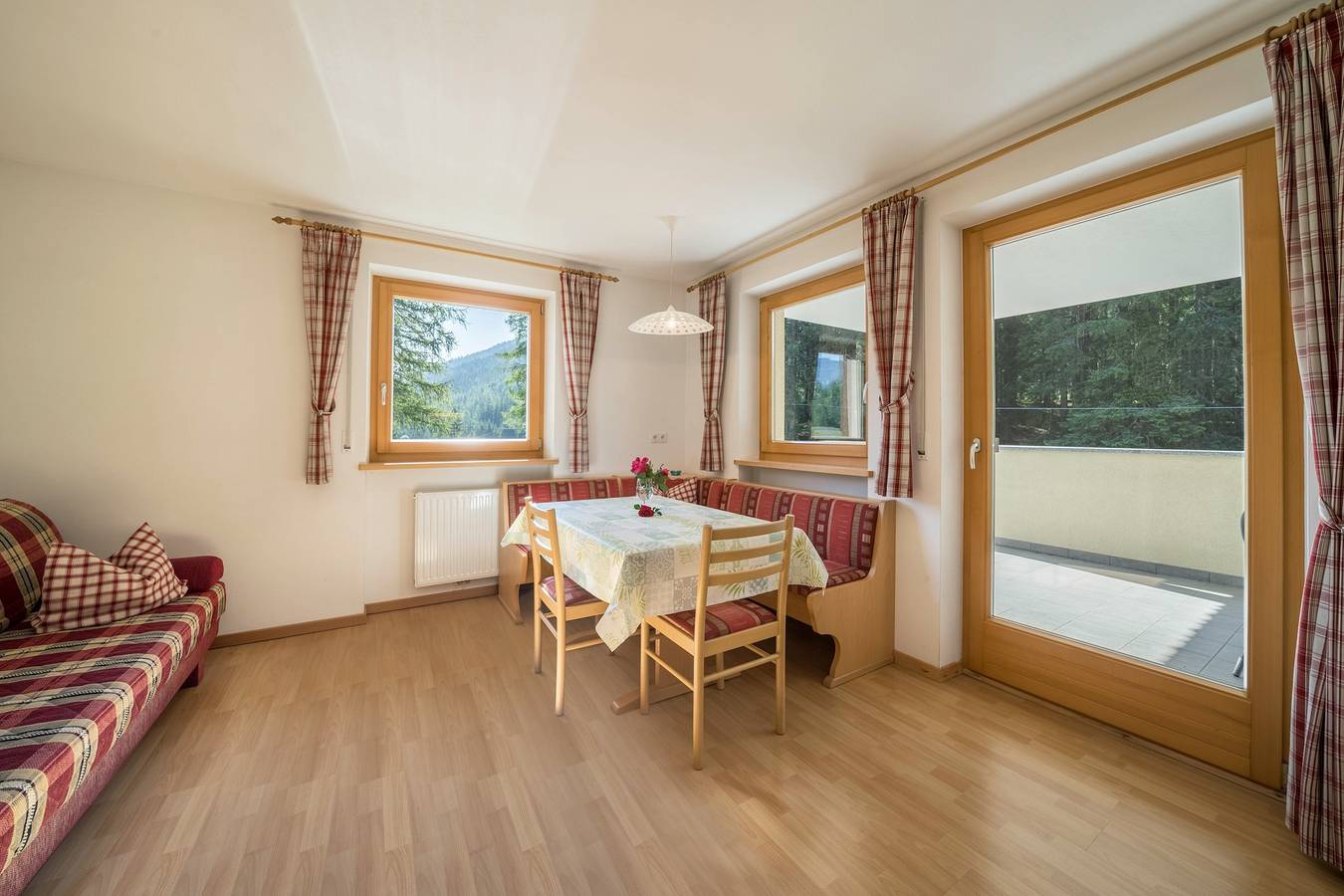 Ganze Wohnung, Ferienhaus "Maria Edelweiss" mit Bergblick, Balkon, Terrasse & Sauna in Capanne di Fuori, Moos in Passeier