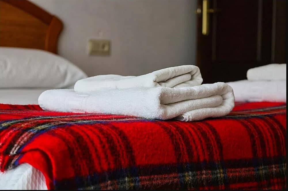 Entire apartment, Apartamento Parque del Sella in Arriondas, Costa Verde (Spain)