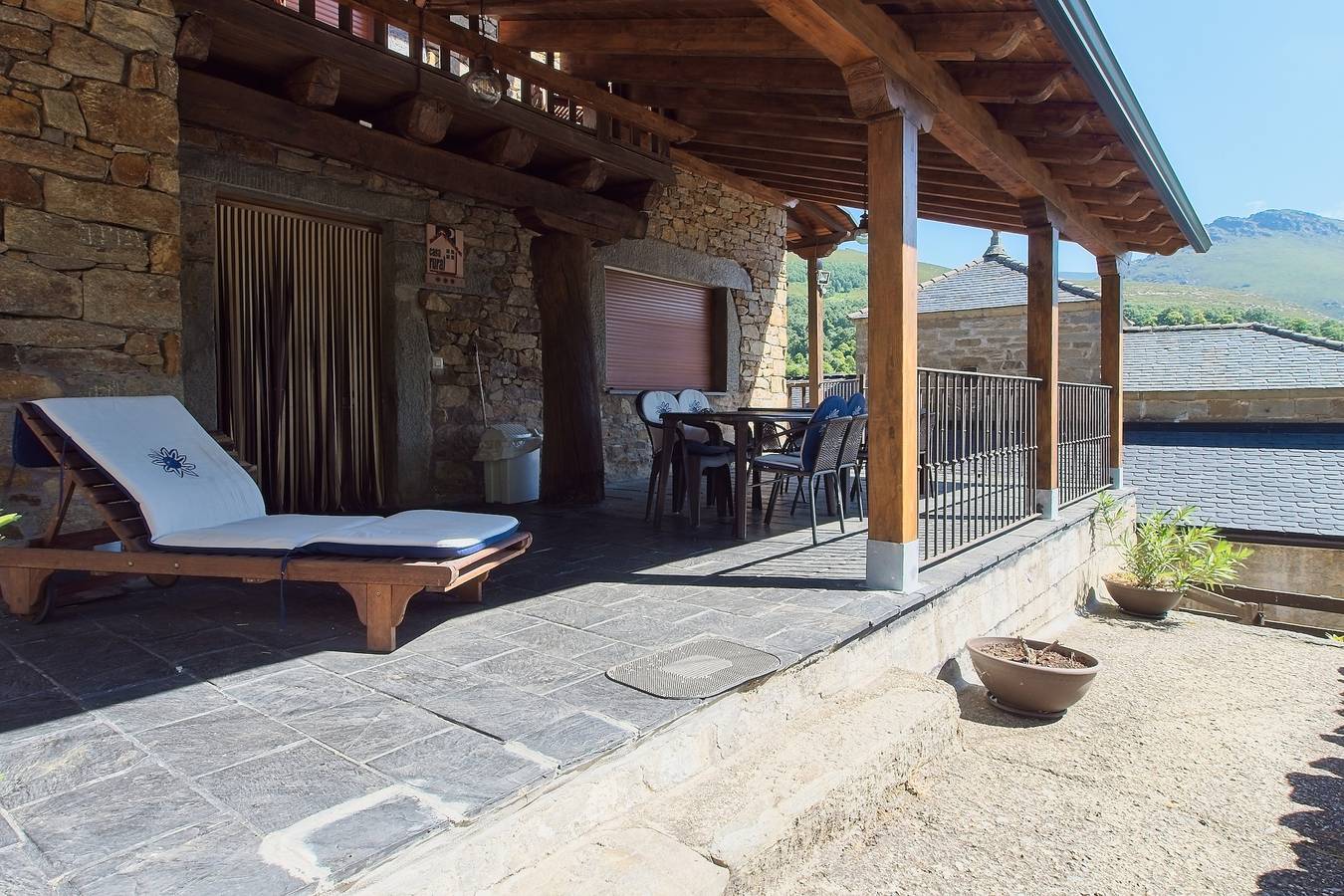 Casa rural 'Las Nieves' con vistas a la montaña, terraza privada y Wi-Fi in San Ciprián, San Justo