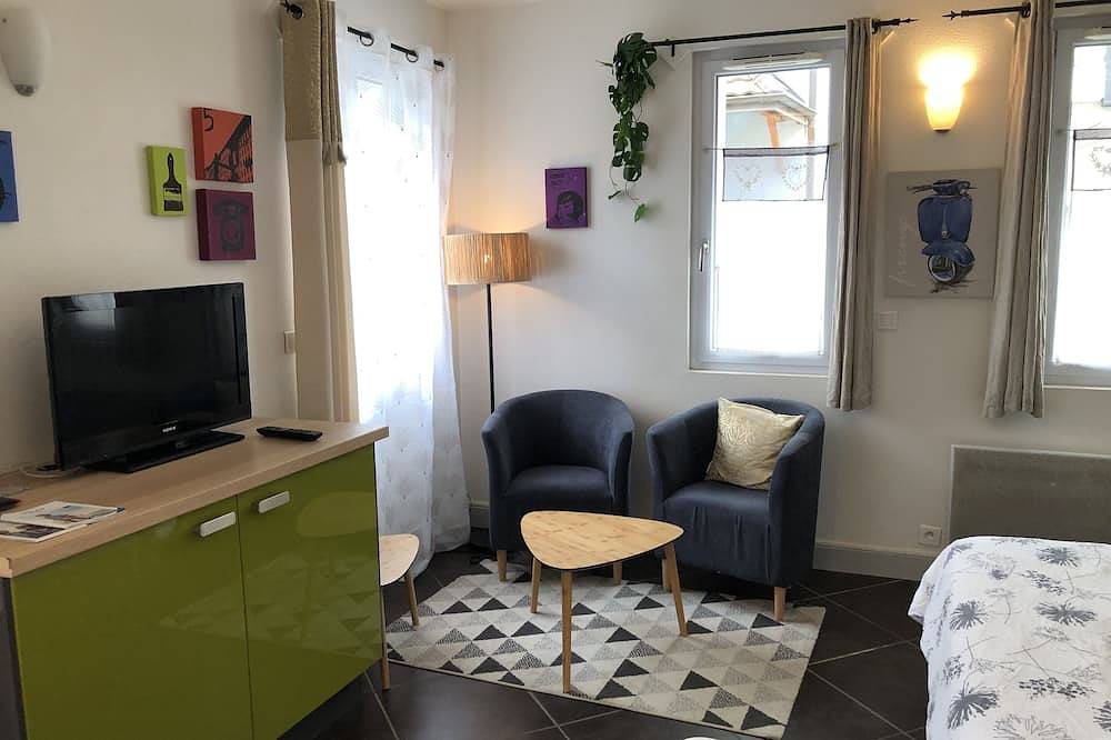 Entire apartment, Studio with private parking Thonon center, very close to Thermes in Thonon-les-Bains, Thonon-les-Bains region