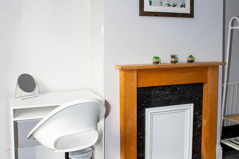 Charming 5-Bed Victorian House in Worcester, Worcestershire