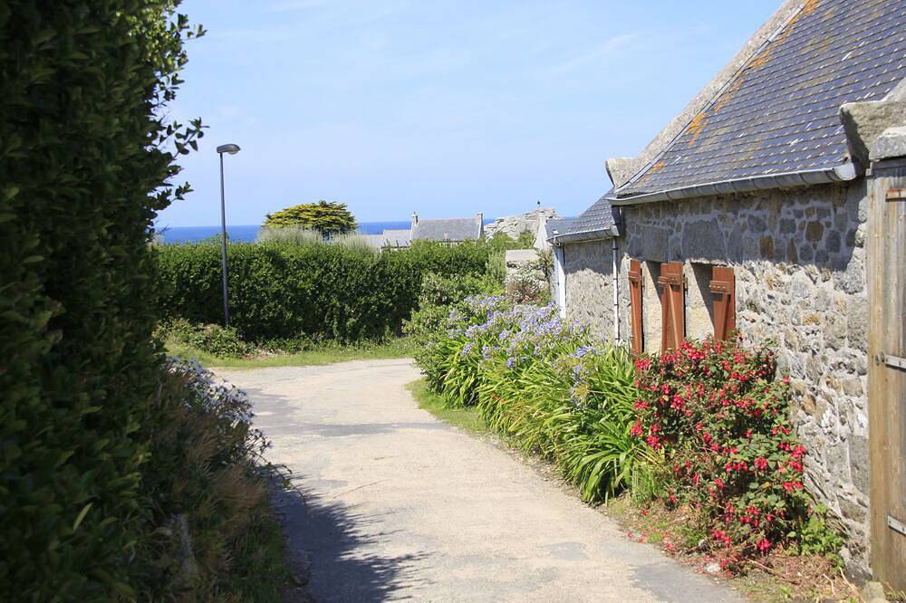 Apartamento entero, Appartement Neuf, à 5minutes de la Plage, Commerce au Rdc, Pour 4 Personnes in Brignogan-Plage, Región de Brest