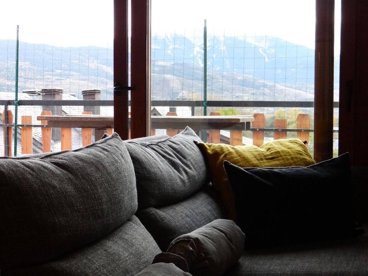 Apartamento vacacional entero, Ático 3 hab. con Chimenea, Piscina, Terraza y Wifi in Puigcerdá, Pirineo Catalan