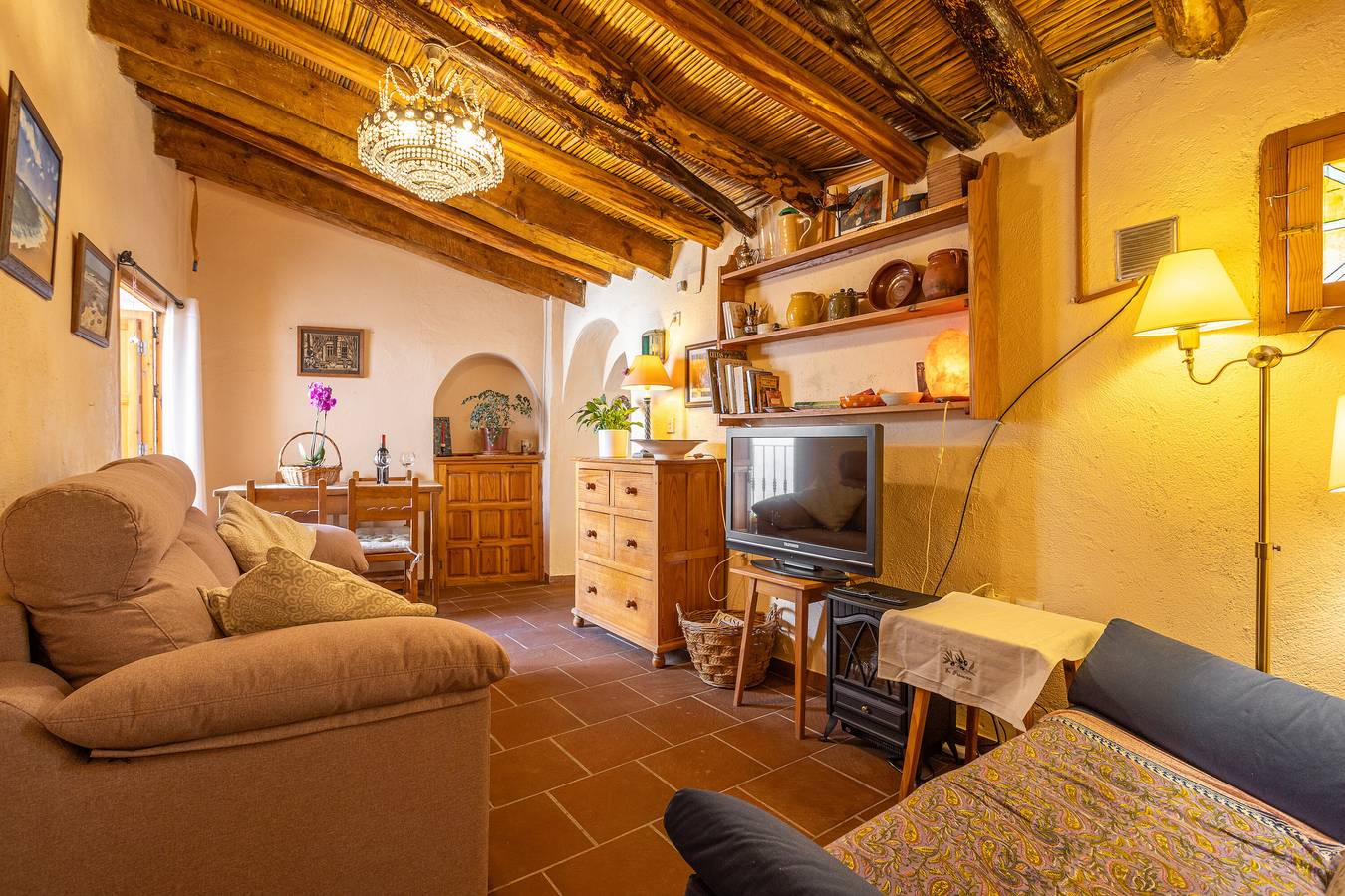 Casa de vacaciones "Zarzamora De Rubite" con vistas al mar, terraza privada y Wi-Fi in Rubite, Costa Tropical