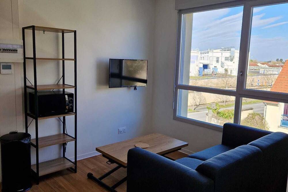 Entire apartment, Apartment-Apartment-Ensuite with Shower-City view in Bourges, Bourges region