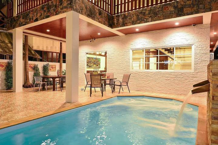 Villa für 14 Personen, mit Ausblick und Pool sowie Balkon in Phuket