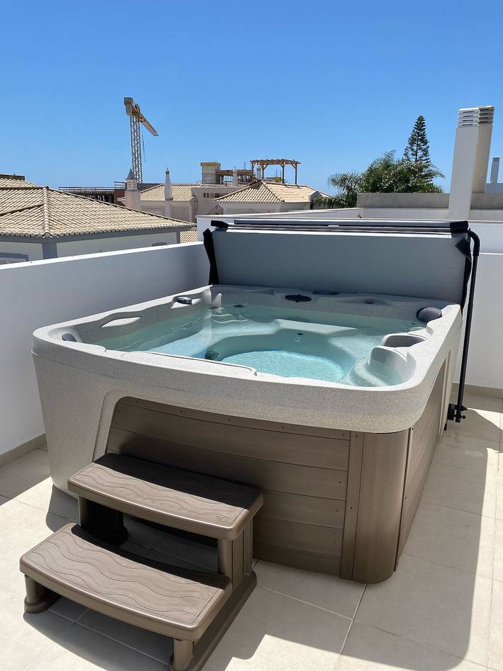 Location de vacances pour 6 personnes, avec balcon ainsi que jardin et jacuzzi à Fuseta - 3