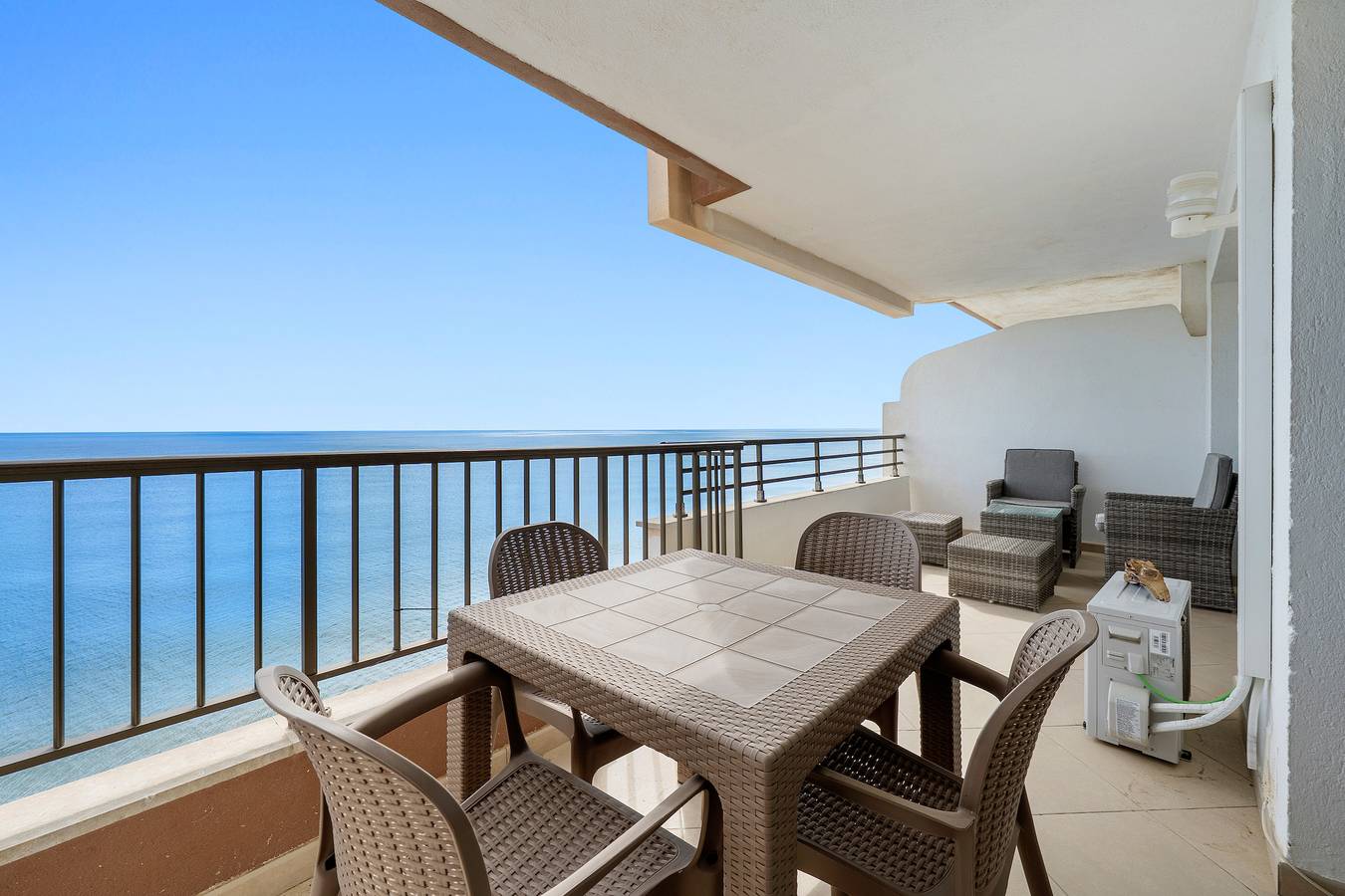 Entire apartment, Apartment 'Miami Palace I' with Sea View, Wi-Fi and Air Conditioning in Miami Playa, Costa Dorada
