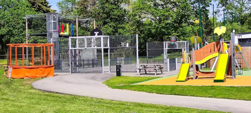 Mobil home pour 6 personnes, avec piscine et terrasse, animaux acceptés à Pont-Scorff - 3