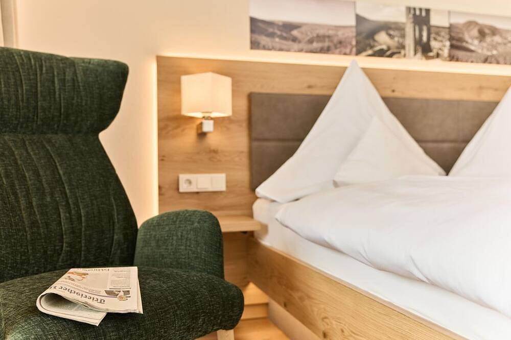 Tweepersoonskamer Douche / Wc Herrenberger Tweepersoonskamer - Hotel-Weingut Weis in Trier, Moseleifel