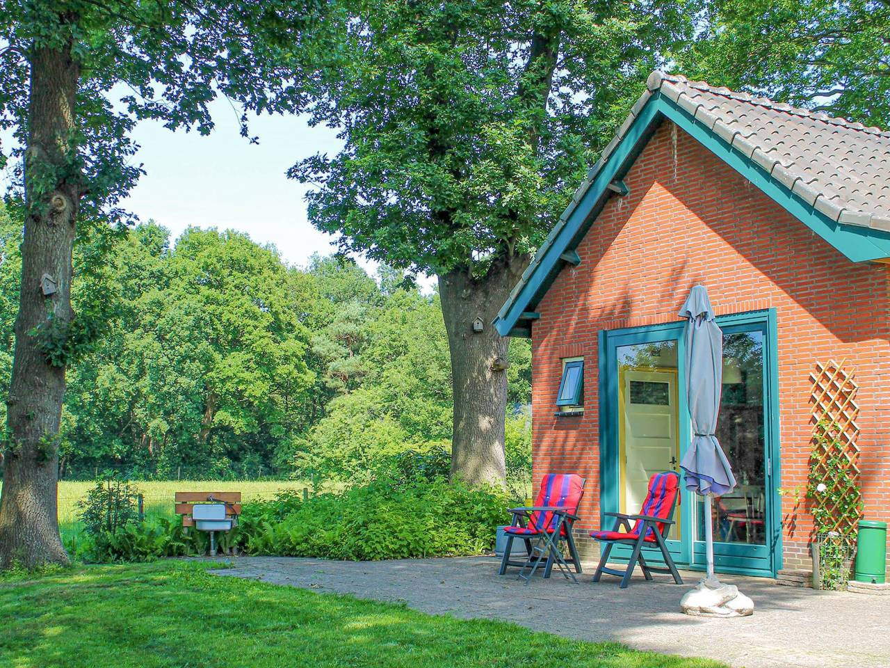 Rustig gelegen huisje met grote omheinde tuin in Noord-Brabant