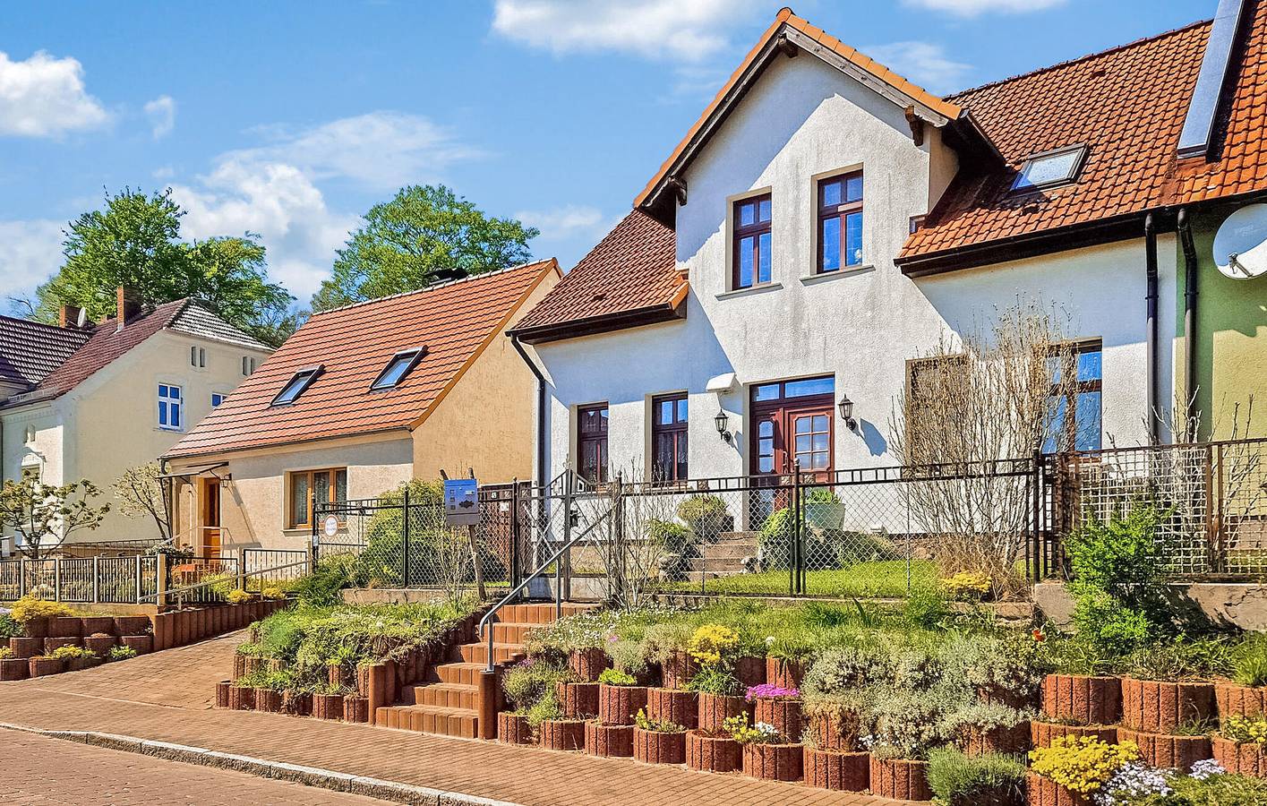 Ganze Ferienwohnung, Gemütliches Obergeschoss-Apartment mit Parkplatz, Garten & Internet - 1,5km zum Canow Center in Kleinzerlang, Rheinsberg