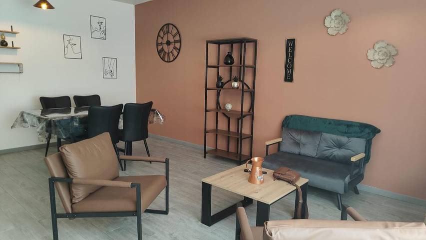 Gîte pour 3 personnes, avec Terrasse dans Gare De Dol De Bretagne