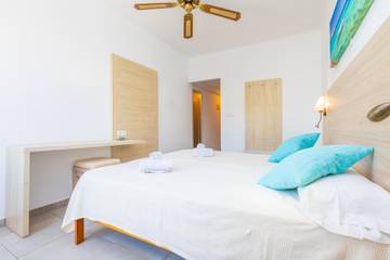 Hotel in Cala d'Or, Santanyí für 2 