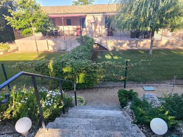 Gîte pour 8 personnes, avec piscine et terrasse à Collorgues