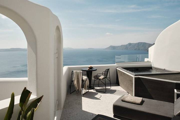 Villa für 2 Personen, mit Whirlpool und Balkon sowie Pool in Oia