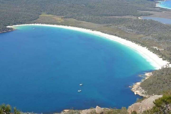 Holiday home for 6 people, with terrace and garden in Coles Bay