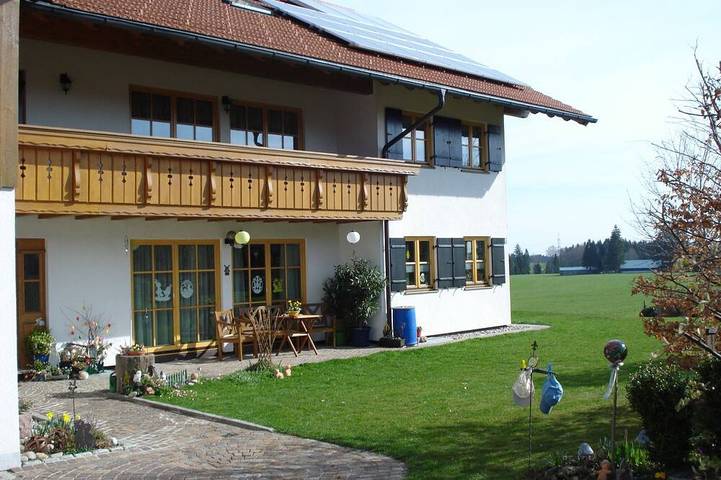 Ferienwohnung für 3 Personen, mit Balkon und Garten in Sulzberg