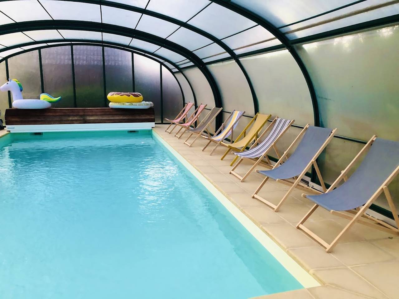 Guest House 'Marie Antoinette' with Private Pool, Private Terrace and Wi-Fi in Suzay, Les Andelys region