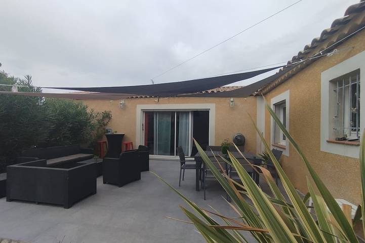 Location de vacances pour 6 personnes, avec Jacuzzi ainsi que Terrasse et Jardin à Velaux