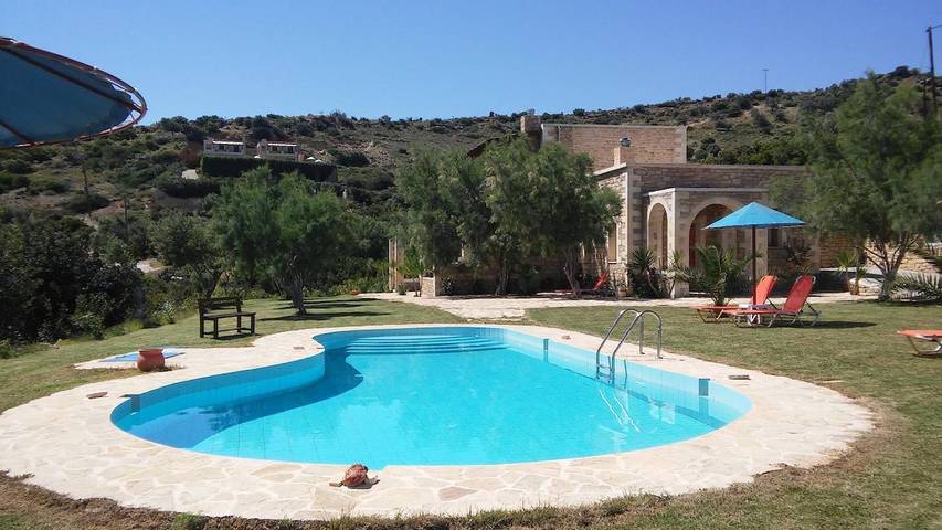 Casa vacanza per 4 persone, con Terrazza e Giardino nonché Piscina e Panorama a Creta