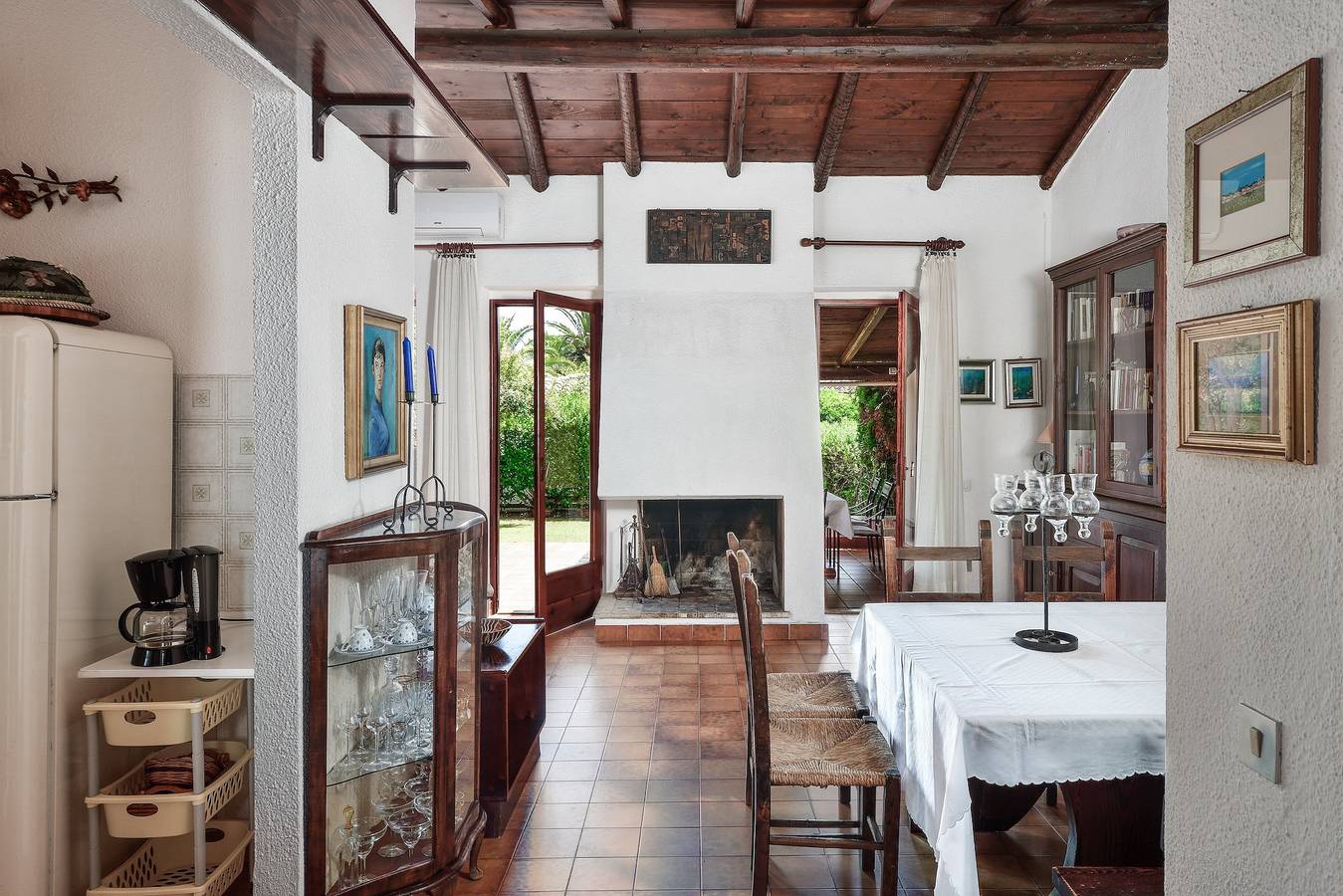 Villa 'Giacomo' met Privéterras, Wi-Fi en Airconditioning in Costa Rei, Muravera