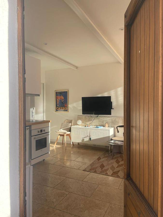 Gîte pour 2 personnes, avec terrasse dans Calanque De Port Pin Cassis - 3