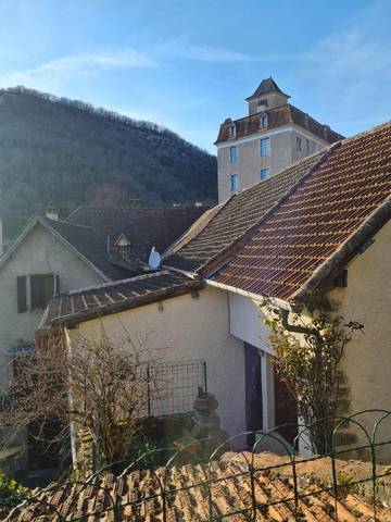 Gîte pour 6 personnes, avec jardin à Larnagol