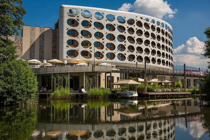 Hotel für 3 Personen, mit Terrasse und Garten sowie Pool und Sauna