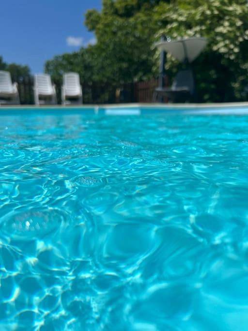 Location de vacances pour 10 personnes, avec piscine ainsi que jardin et vue à Saint-Romain - 3