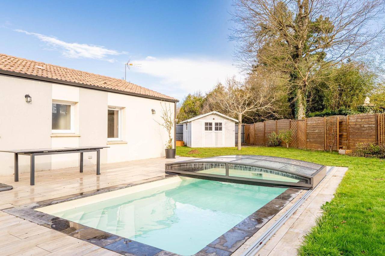 Nouveau ! Bulle d'air - Maison avec piscine in Bouaye, Région de Nantes