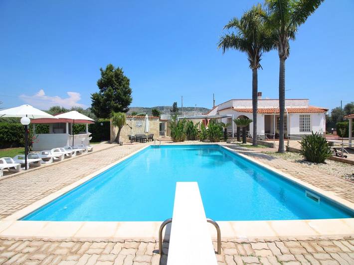 Villa spaziosa con ampia veranda in Solarino, Siracusa e dintorni