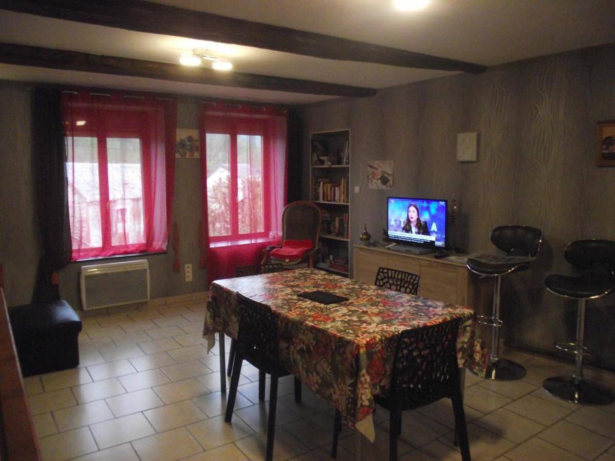 Appartement entier, Two-Bedroom Apartment in Nouzonville, Parc naturel régional des Ardennes
