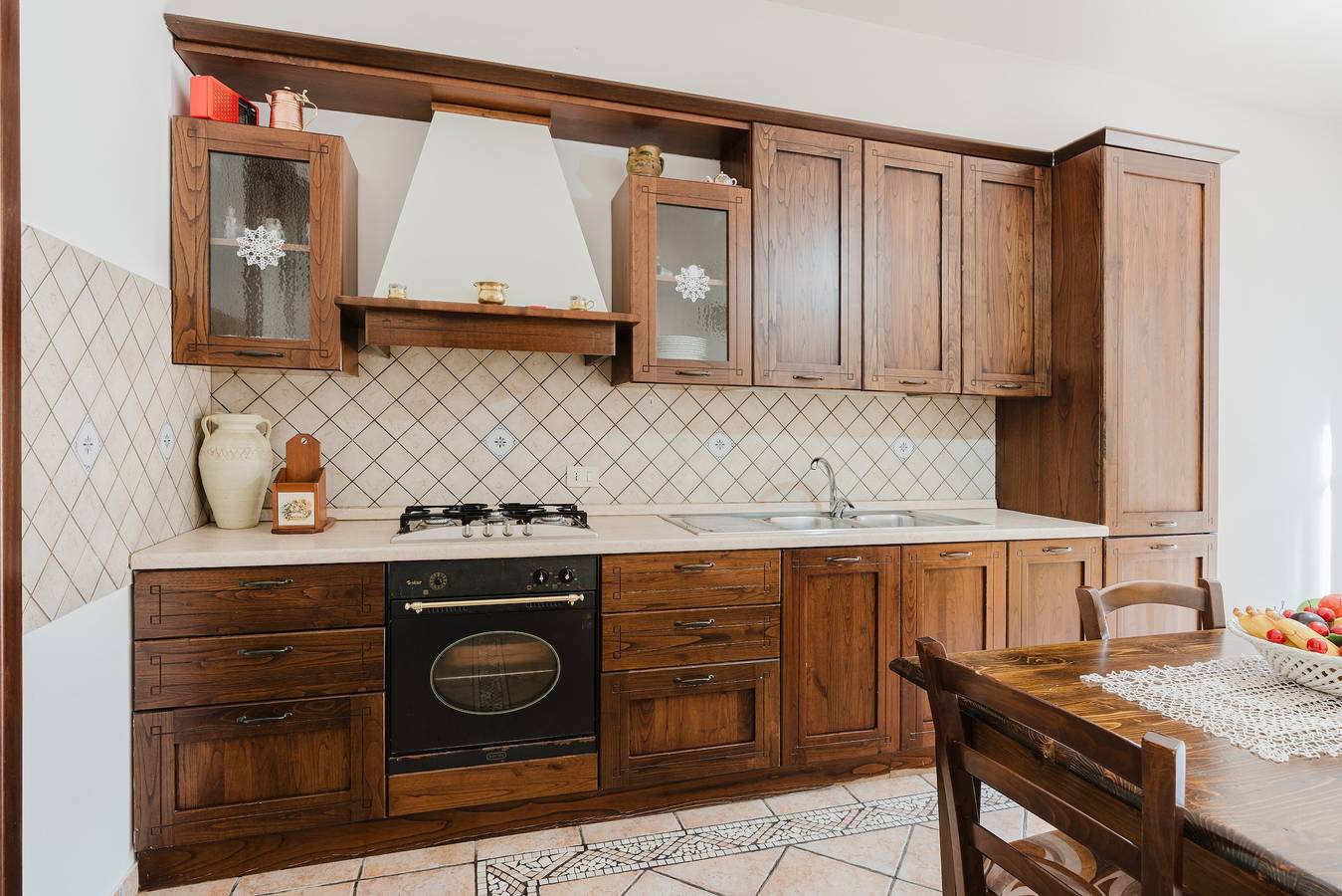 Apartamento entero, Apartamento 'Tra Mare E Natura, Solo Relax' con vistas a la montaña, Wi-Fi y aire acondicionado in Castelluzzo, San Vito Lo Capo
