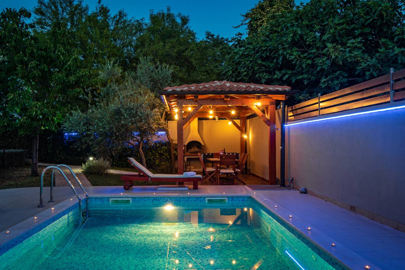 Villa L L Šikići in Pula-Medulin, Pula