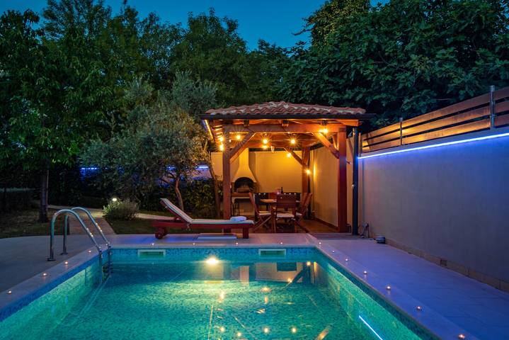 Villa L L Šikići in Pula-Medulin, Pula