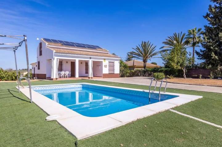 Apartamento para 6 personas, con terraza y piscina en Sanlúcar la Mayor
