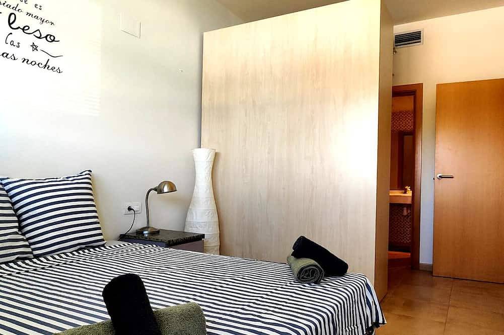 Casa de una Sola Planta con Gran Terraza y Piscina, Confortable y Tranquila in Terres de l'Ebre, Delta de l'Ebre
