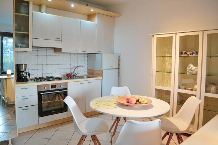 Ferienwohnung für 3 Personen, mit Ausblick und Pool sowie Terrasse und Seeblick in Lago Maggiore (Lombardei) - 4