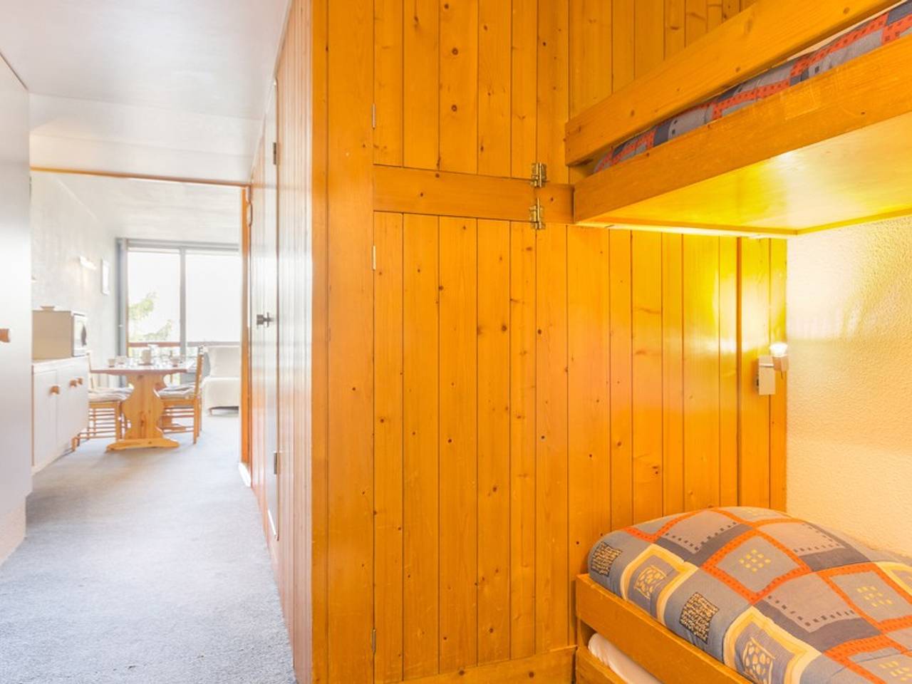 Estudio entero, Estudio para 5 pers, acceso directo a pistas, balcón in Arc 1800, Bourg-Saint-Maurice