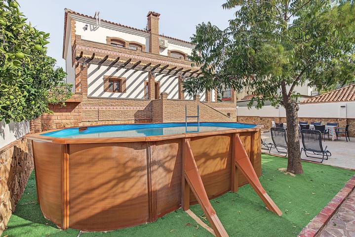 Villa 'Aranda' mit Bergblick, WLAN und Klimaanlage in Alhaurín de la Torre, Costa del Sol