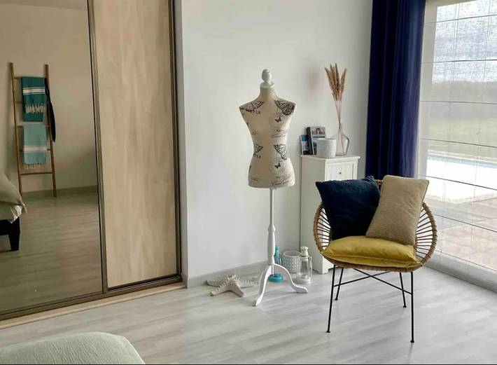 Gîte pour 4 personnes, avec vue et terrasse ainsi que jardin et piscine à Plouezoc'h - 4