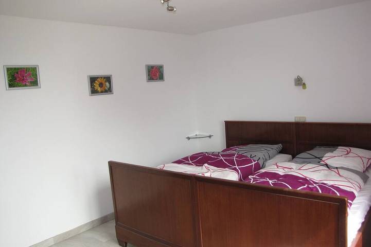 Ferienwohnung für 4 Personen, mit Terrasse und Garten in Neustadt an der Weinstraße